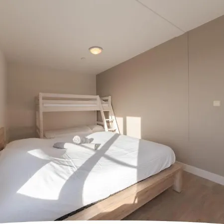 Modern Met Uitzonderlijk Zeezicht! *